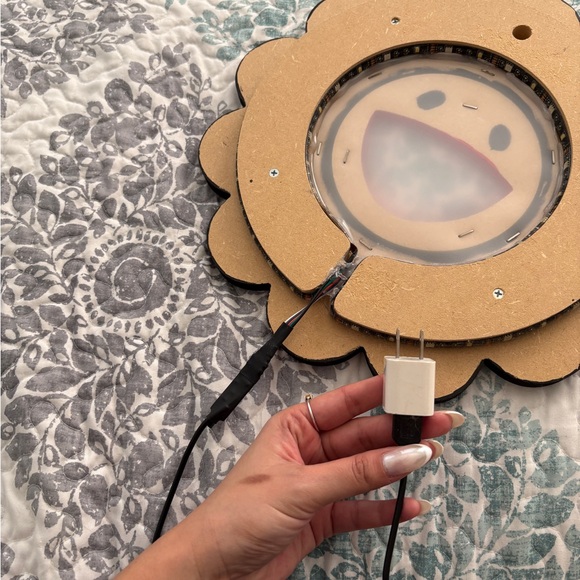 Multicolor Smiling Flower Wall Decor - Picture 3 of 10